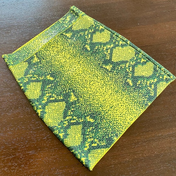 BCBGMAXAZARIA Simone Neon Green Bandage Skirt NWT - Picture 4 of 11